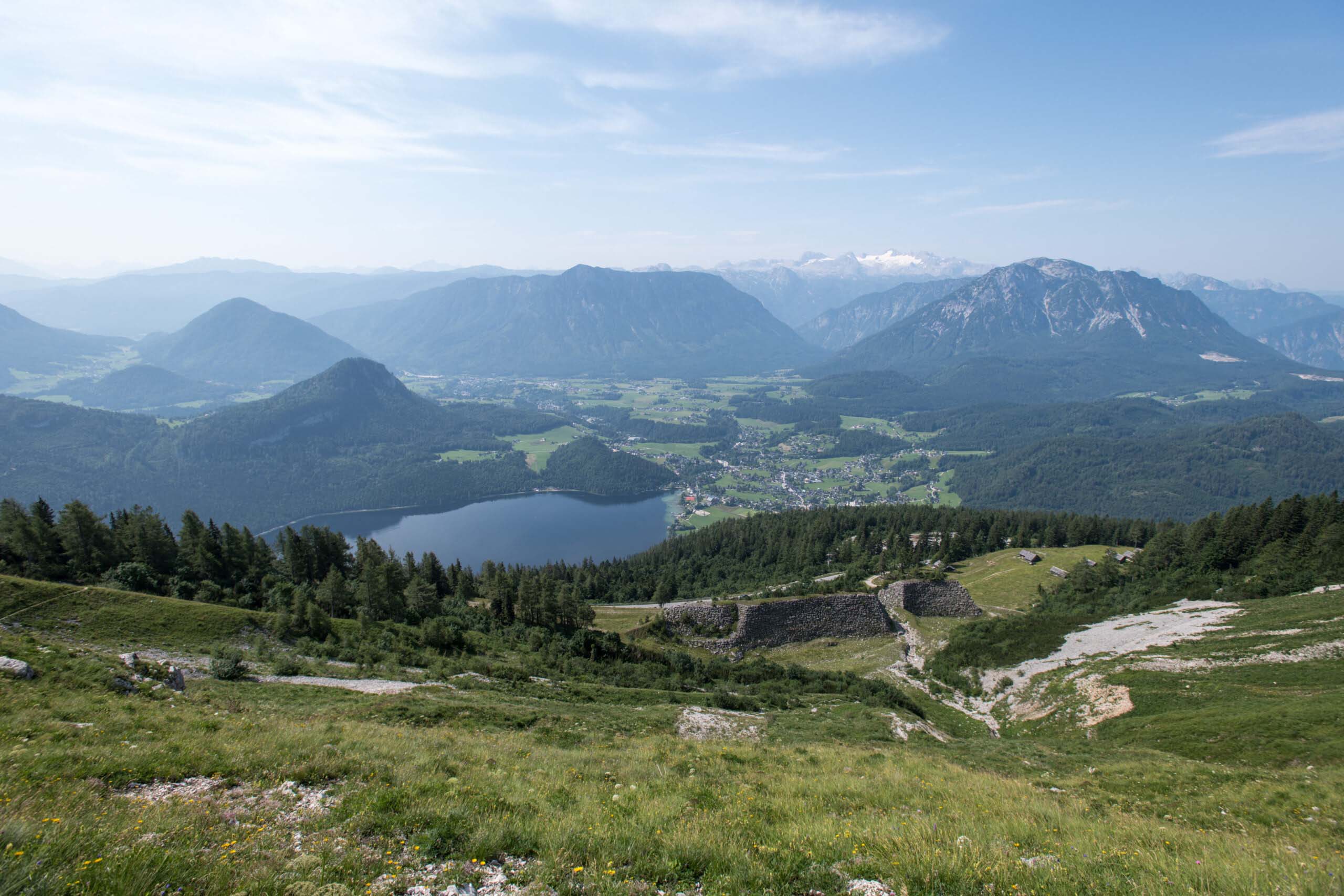 Blick von der Augstalm ins Tal auf den Altaussee.